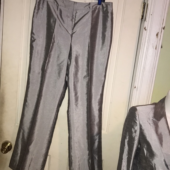 Suit - Picture 5 of 11